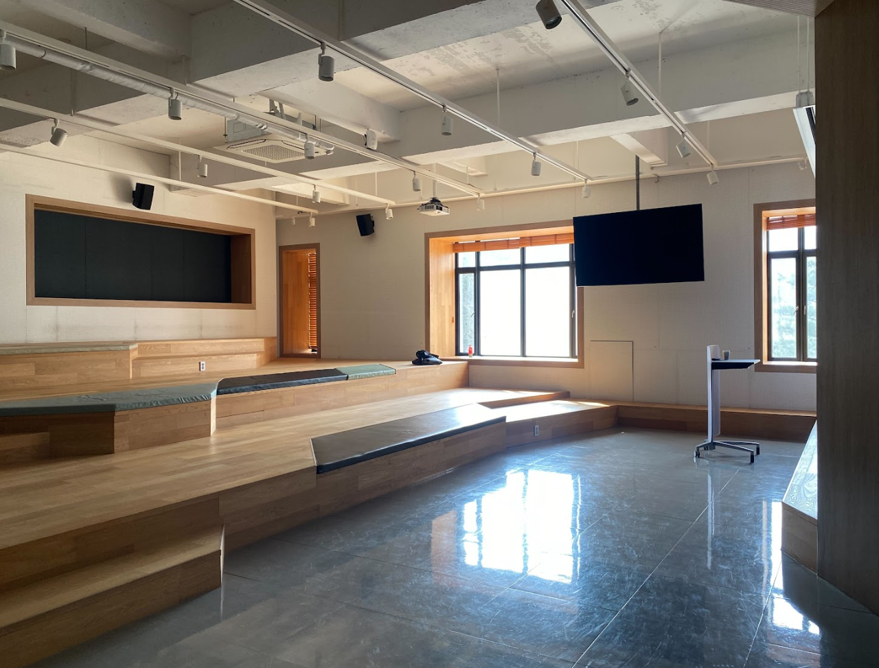 Eugene Lounge in Daewoo Hall Annex